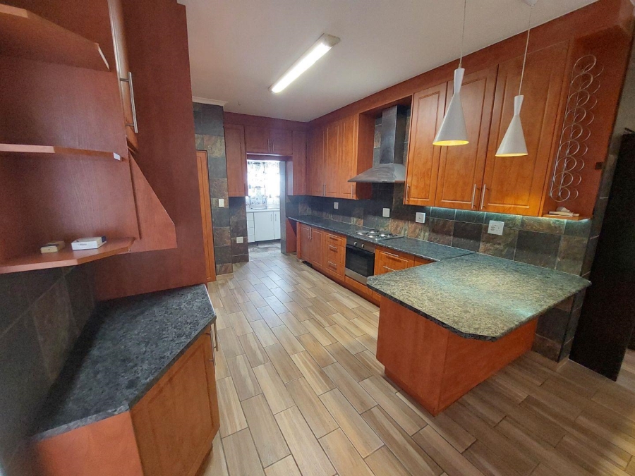 To Let 4 Bedroom Property for Rent in Brackenfell North Western Cape